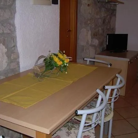4 Casa Margherita Apartment Sommavilla